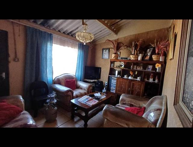 2 BEDROOM HOUSE FOR SALE IN EZAKHENI